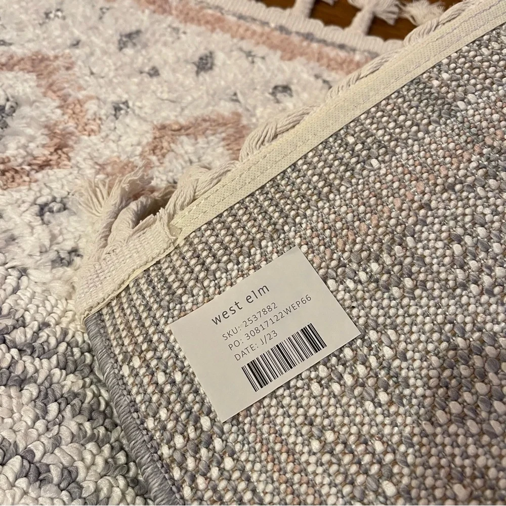 NEW West Elm White Cream Boho Tassel Geometric Shag Area Rug Carpet - 4' x 6'